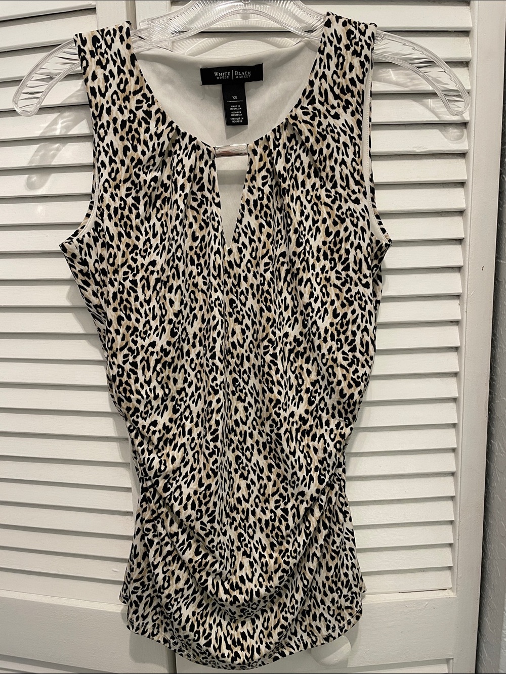 White House Black Market Black Beige White Leopard Keyhole Blouse